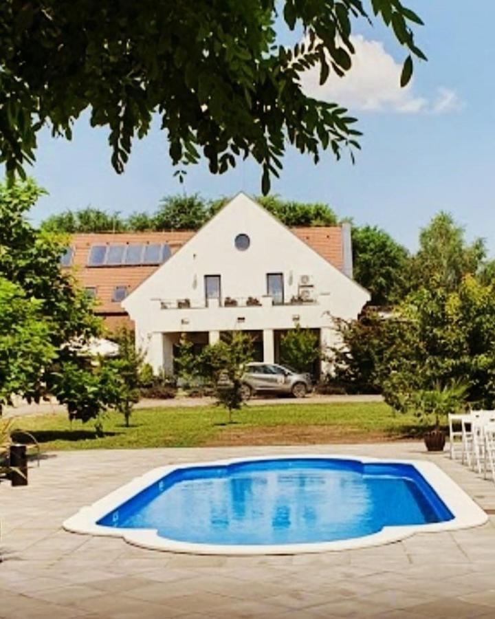 Caballus Lovasmajor Panzio Nyíregyháza Exterior foto