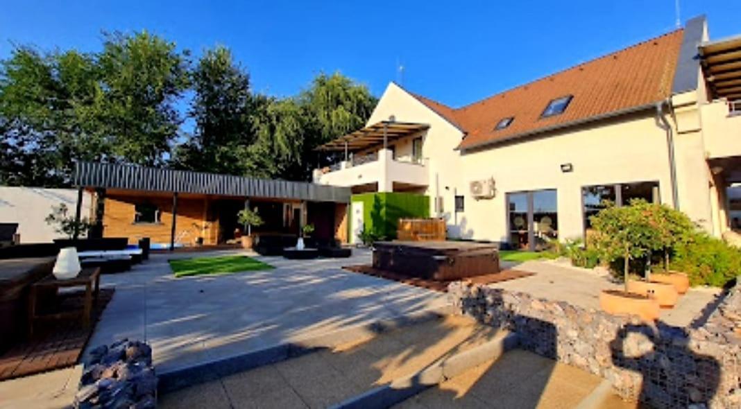 Caballus Lovasmajor Panzio Nyíregyháza Exterior foto